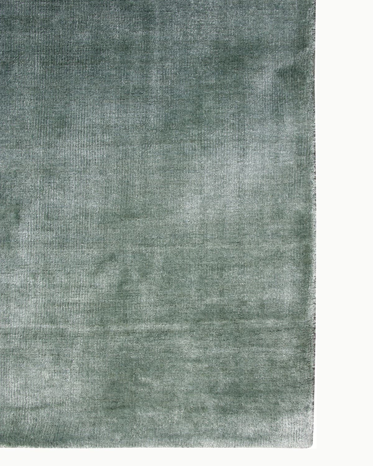 Flat view highlighting the secure edge binding and GoodWeave certified ethical construction, handmade in Bhadohi, India.