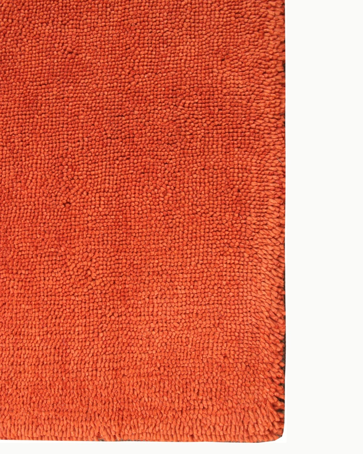 Clean edge binding on a GoodWeave Certified rug, ethically handmade in Bhadohi, India.